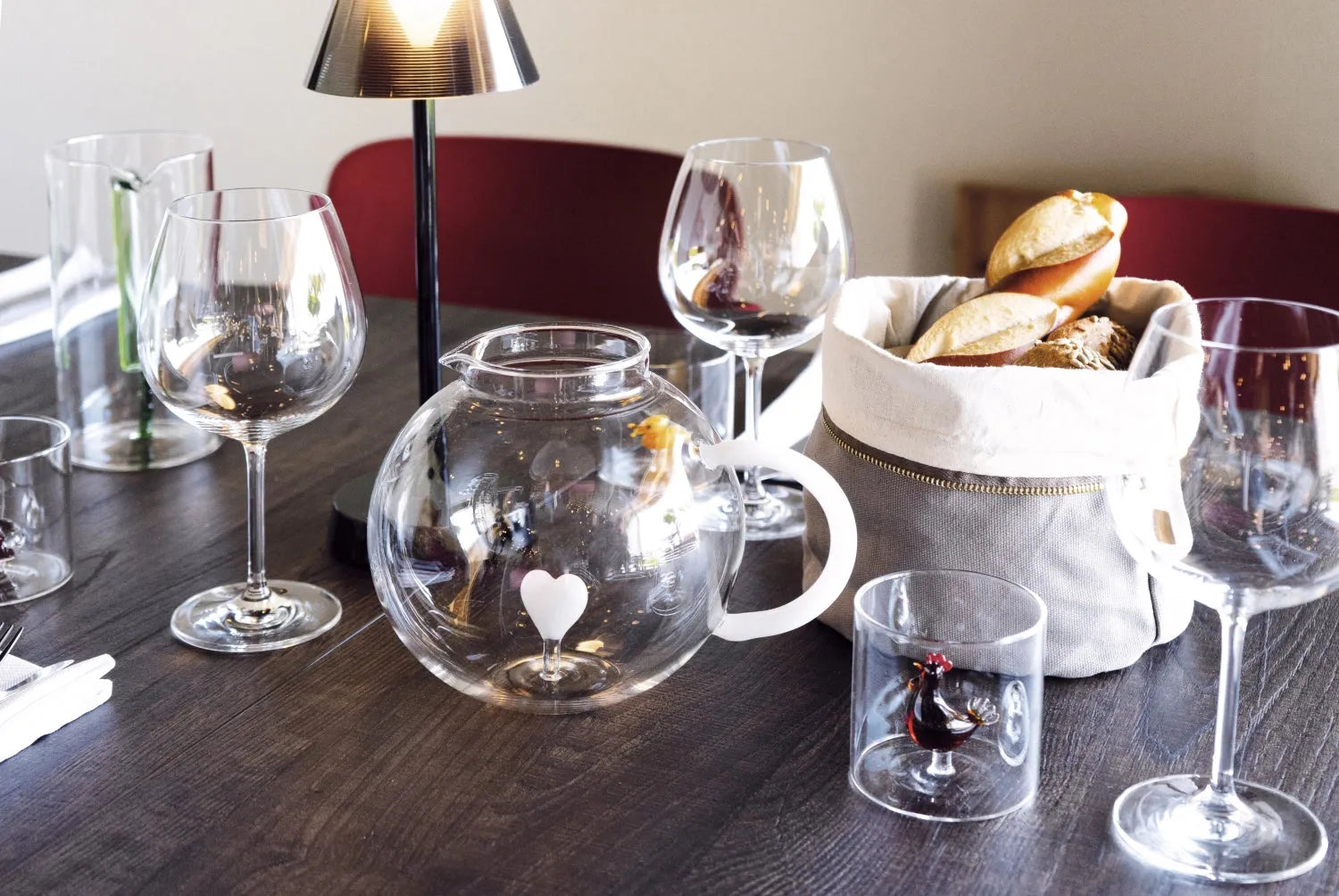 Stilvoller 1,7L Krug aus Borosilikatglas mit Herz von Easy Life.