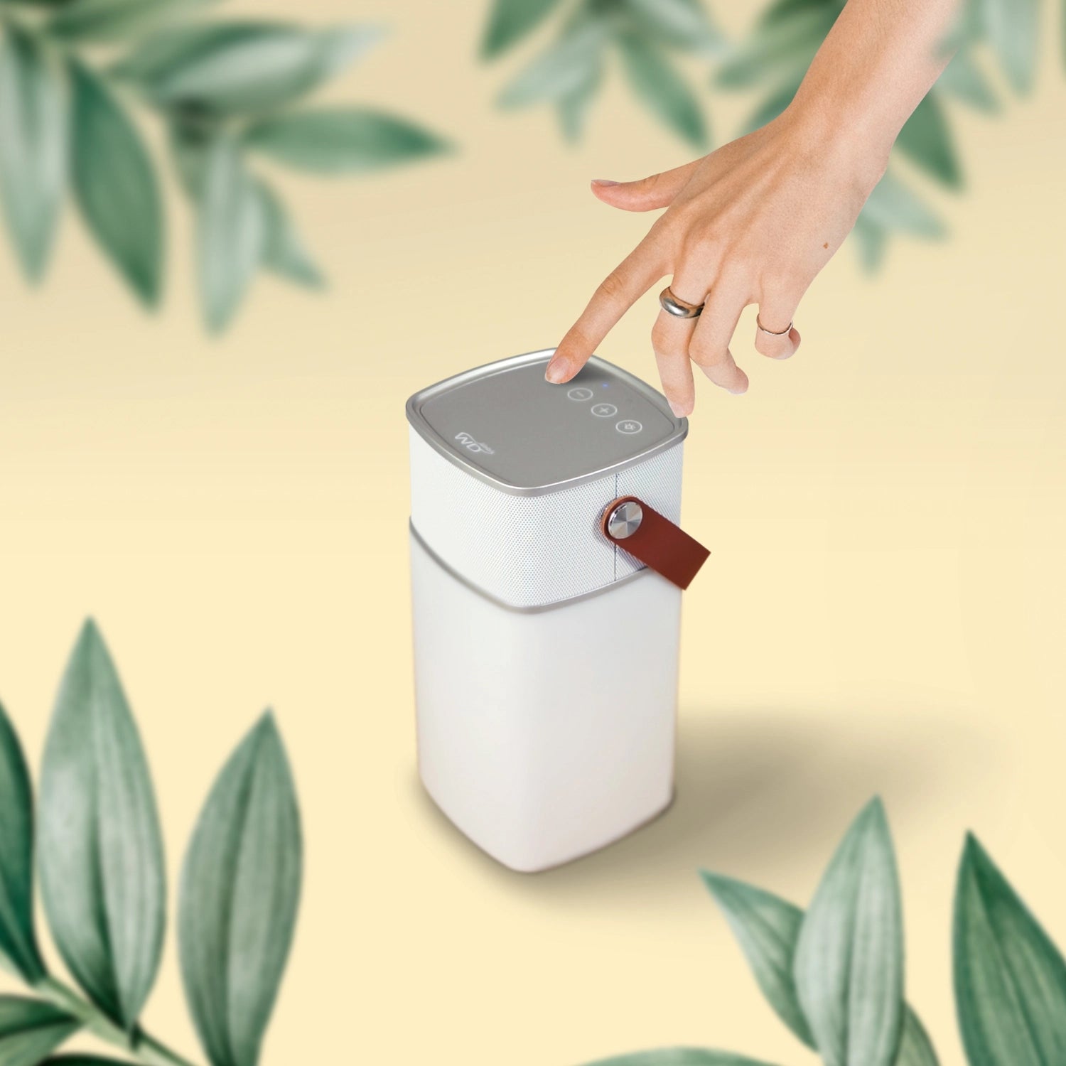 Haut-parleur Bluetooth avec lumière LED. 10.3x9.5x19 cm argent