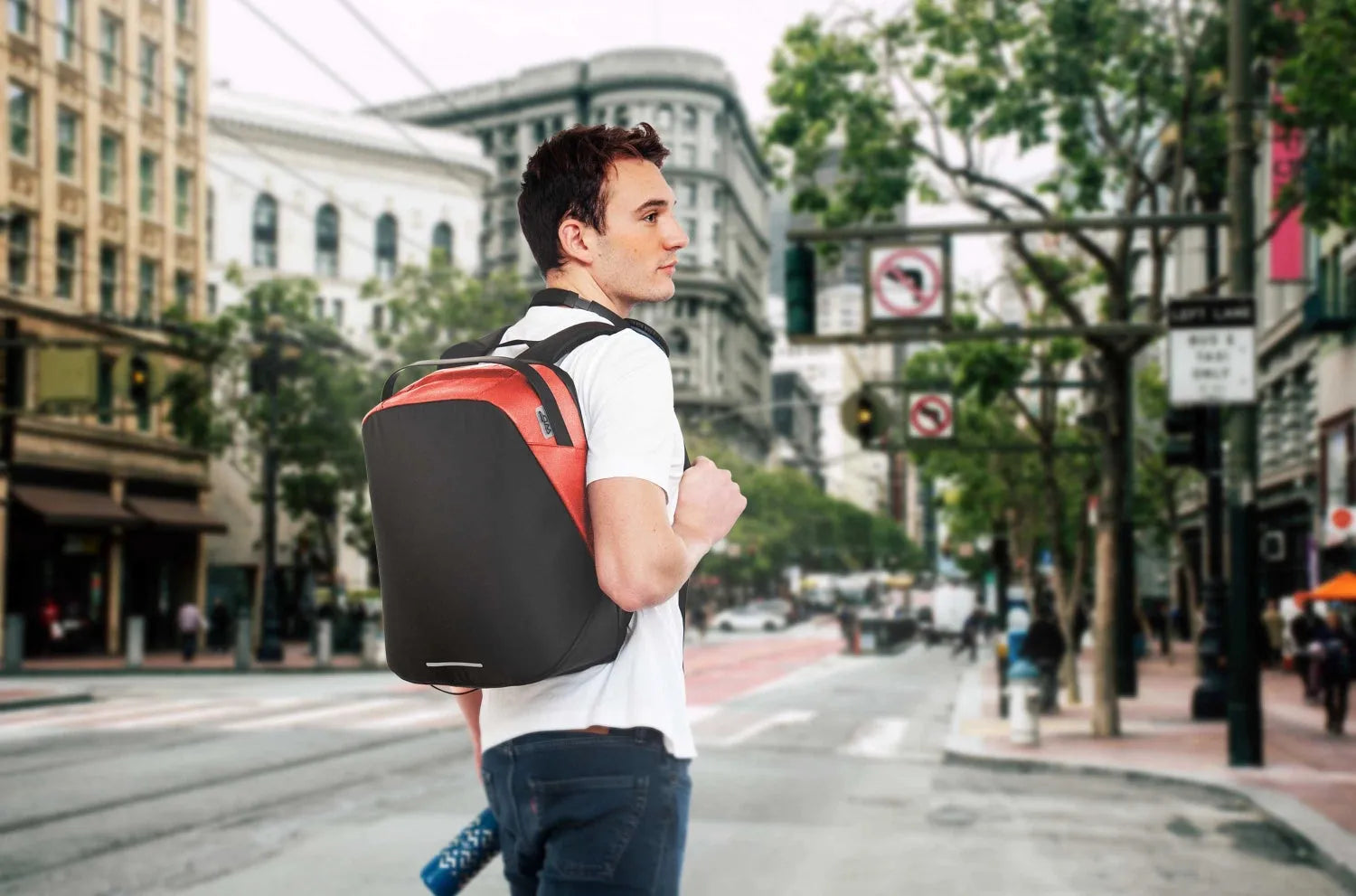 Nachhaltiger City Life-Rucksack 19L, rot, aus RPET von Easy Life.