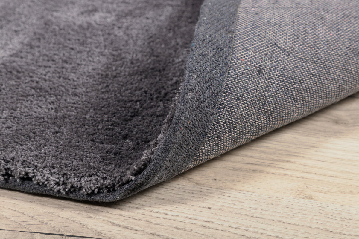 Wunderteppich in Dunkelgrau präsentiert im Onlineshop von KAQTU Design AG. Teppich ist von Venture Home