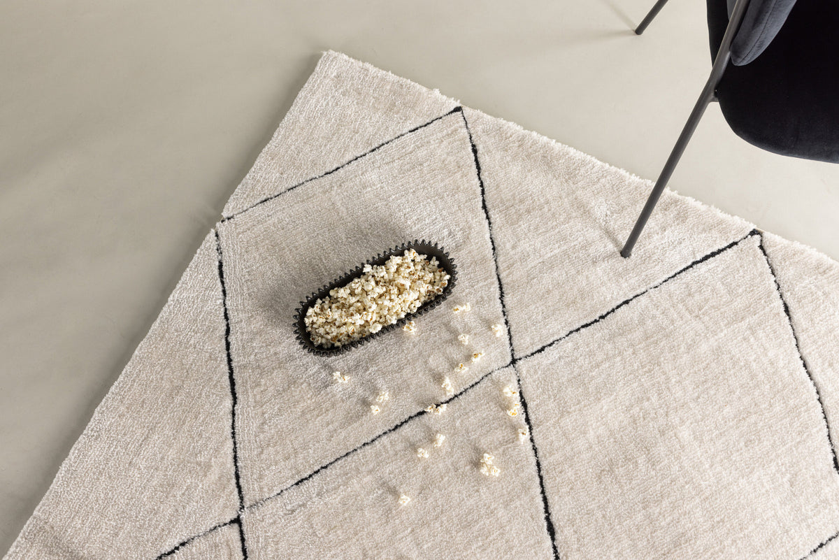 Patrik Teppich in Weiss präsentiert im Onlineshop von KAQTU Design AG. Teppich ist von Venture Home