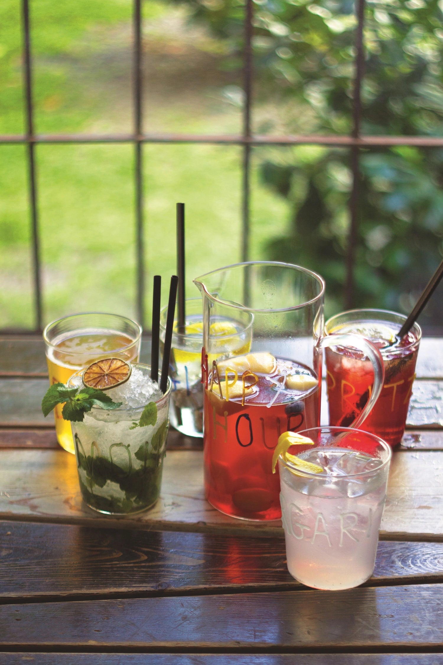 Jug en verre borosilicate happy hour, fait à la main, 1,2 lt.