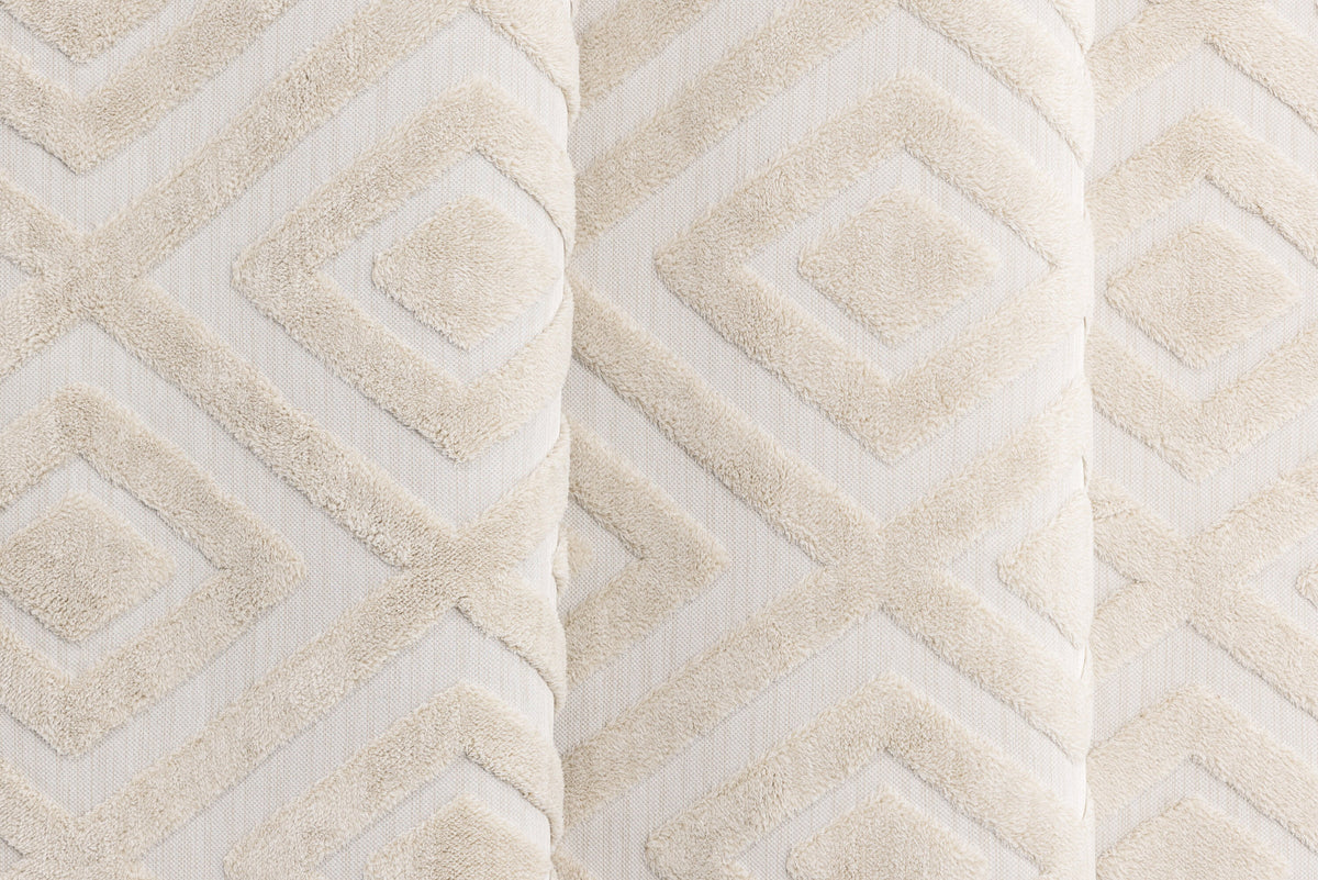 Pia Teppich in Weiss präsentiert im Onlineshop von KAQTU Design AG. Teppich ist von Venture Home