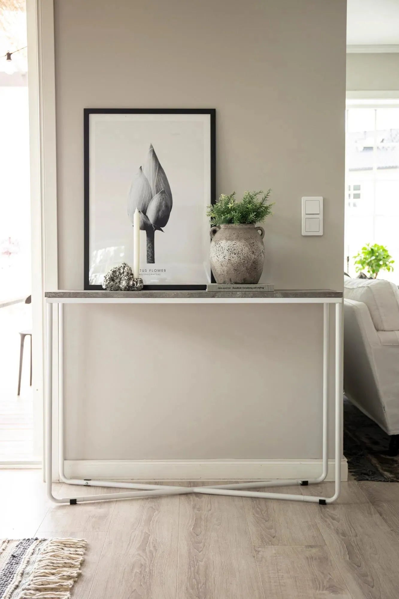 Eleganter Beistelltisch: Stilvolle Ergänzung für jedes Interieur.