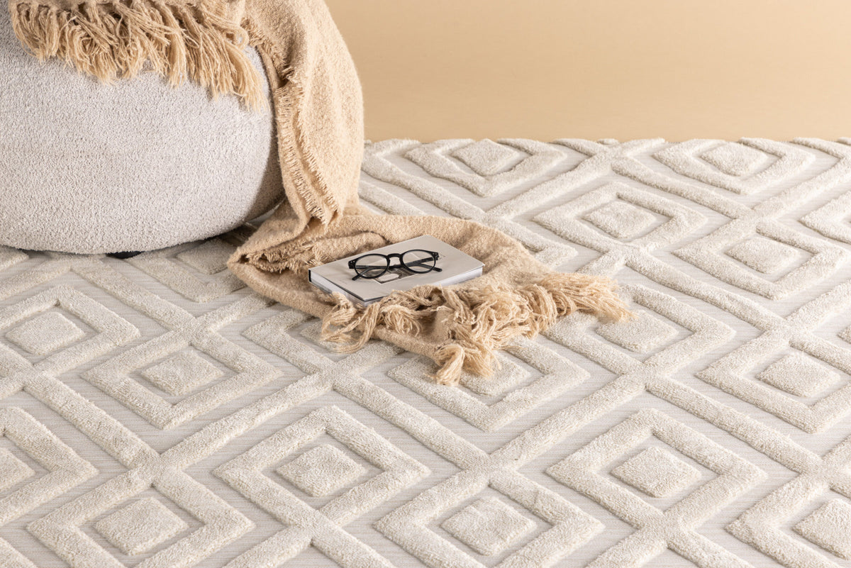 Pia Teppich in Weiss präsentiert im Onlineshop von KAQTU Design AG. Teppich ist von Venture Home