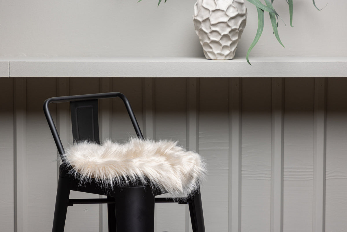 Katy Kissen in Beige präsentiert im Onlineshop von KAQTU Design AG. Sitzkissen ist von Venture Home