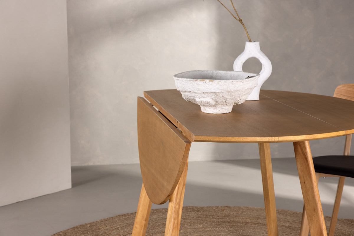 Yadikon Tisch in Braun präsentiert im Onlineshop von KAQTU Design AG. Esstisch ist von Venture Home