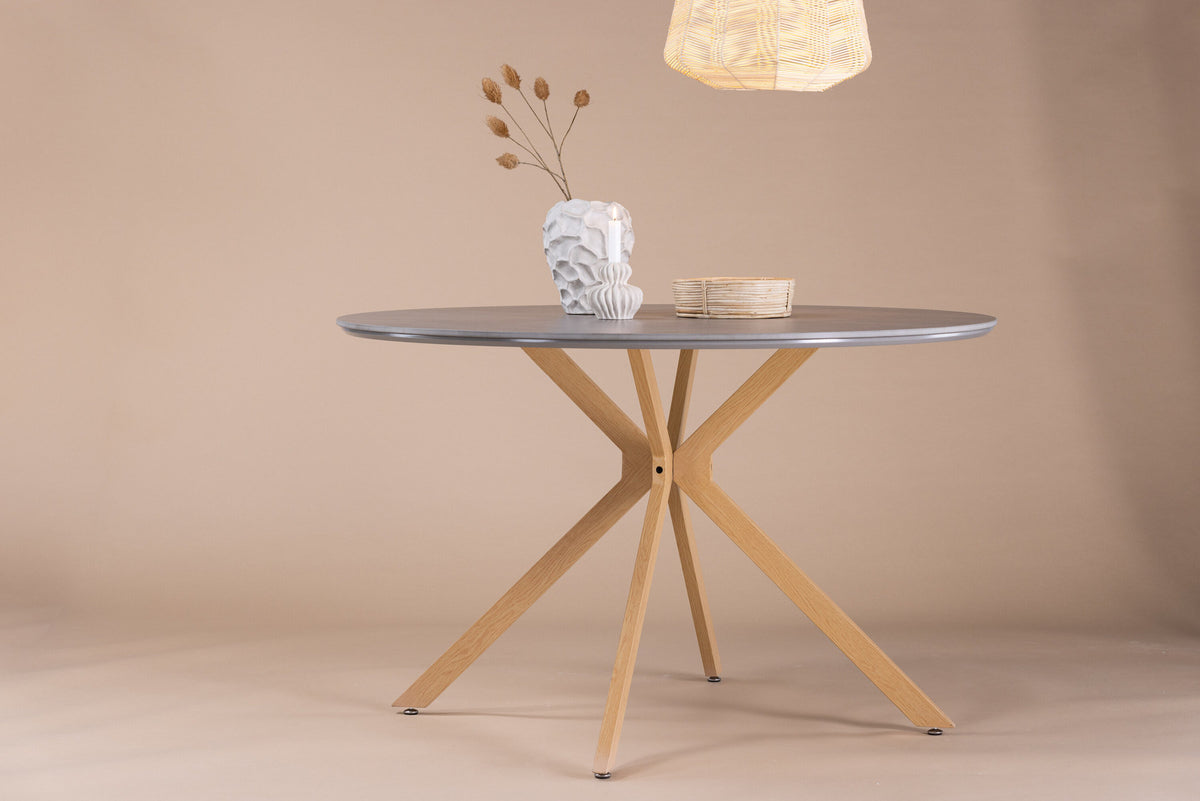 Piazza Esstisch in Grau präsentiert im Onlineshop von KAQTU Design AG. Esstisch ist von Venture Home