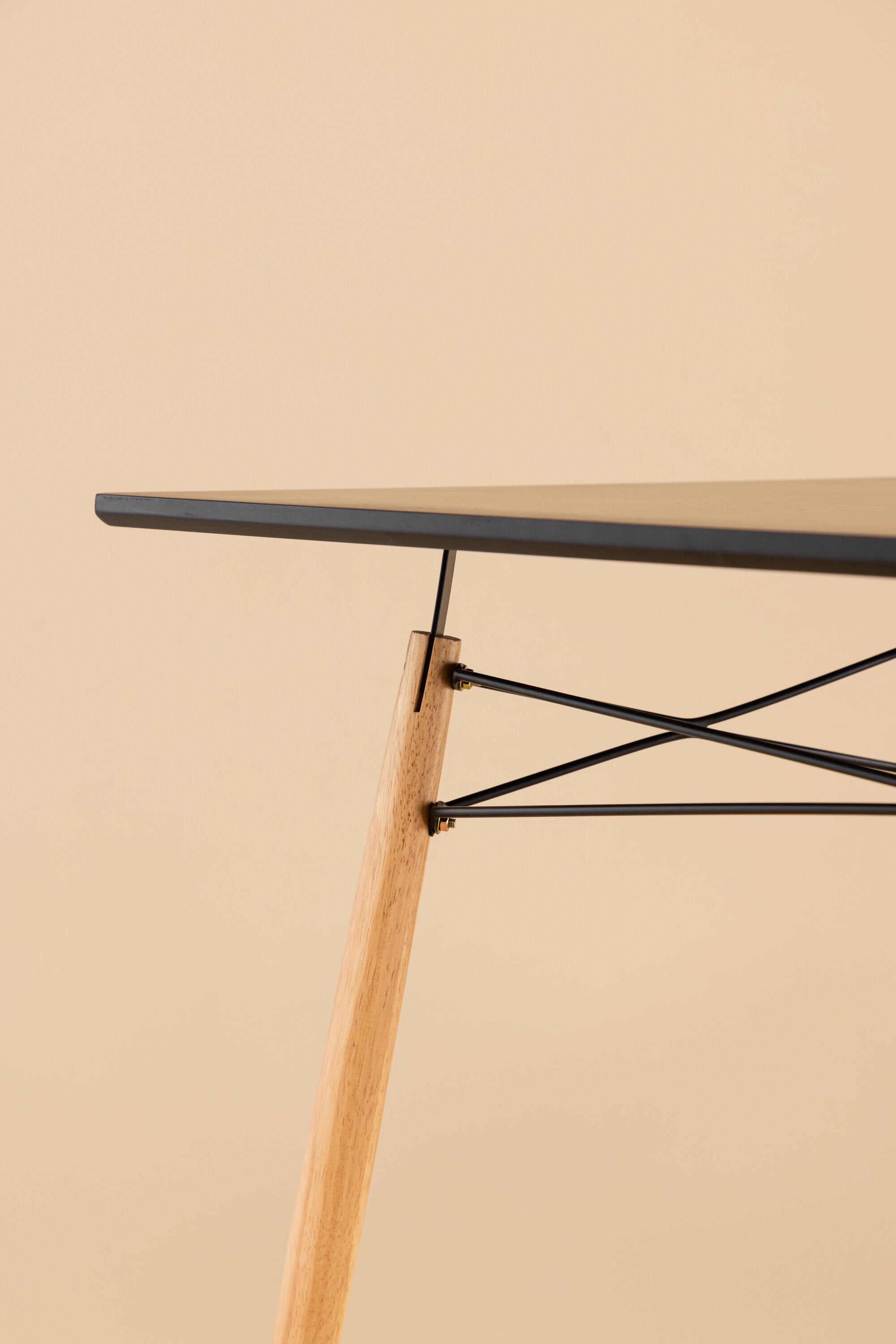 Danburi Tisch in Schwarz präsentiert im Onlineshop von KAQTU Design AG. Gartentisch ist von Venture Home