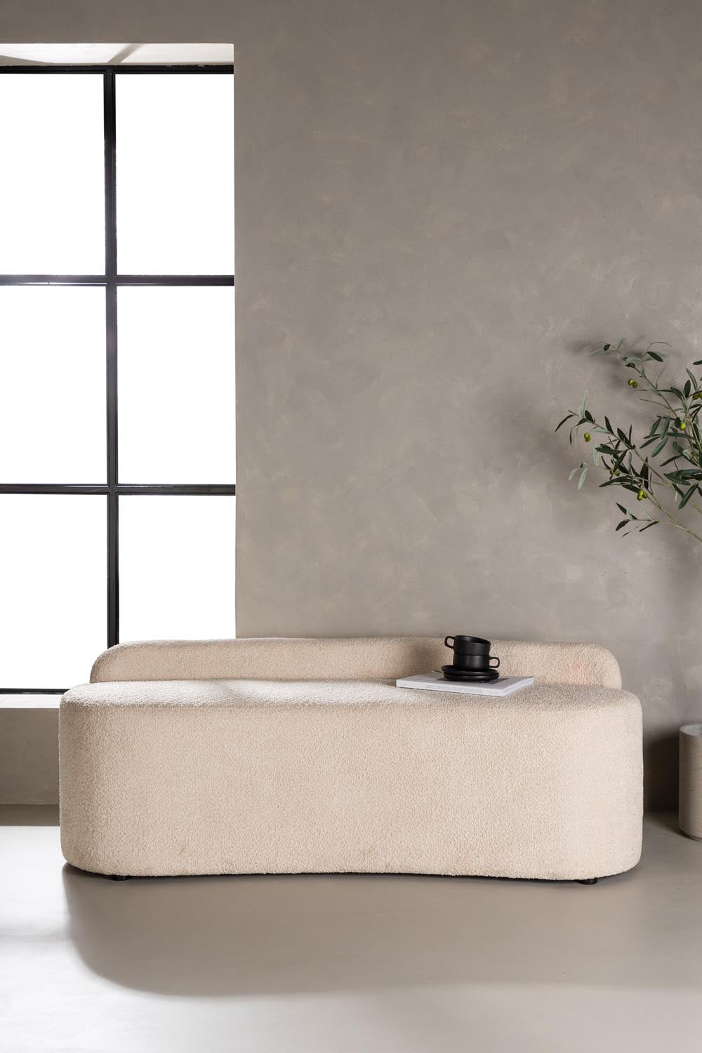 Pocatello Sofa in Weiss präsentiert im Onlineshop von KAQTU Design AG. 2er Sofa ist von Venture Home