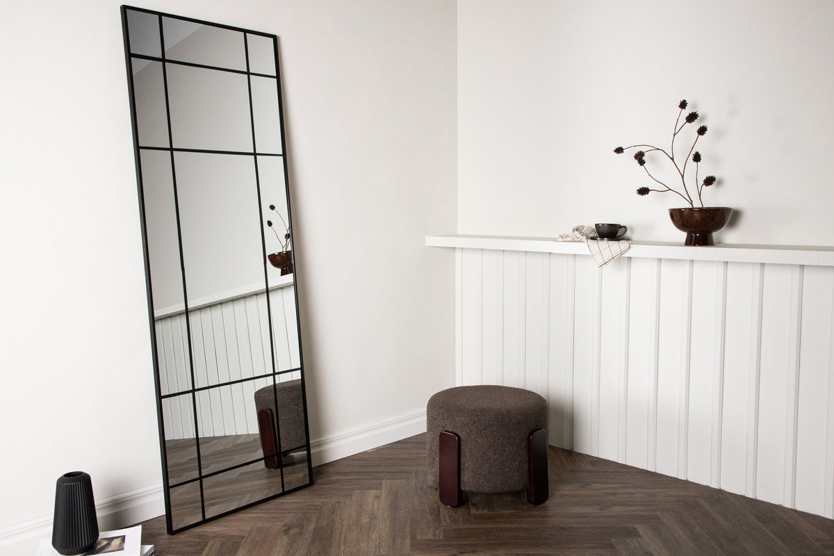Lake Spiegel in Schwarz präsentiert im Onlineshop von KAQTU Design AG. Spiegel ist von Venture Home