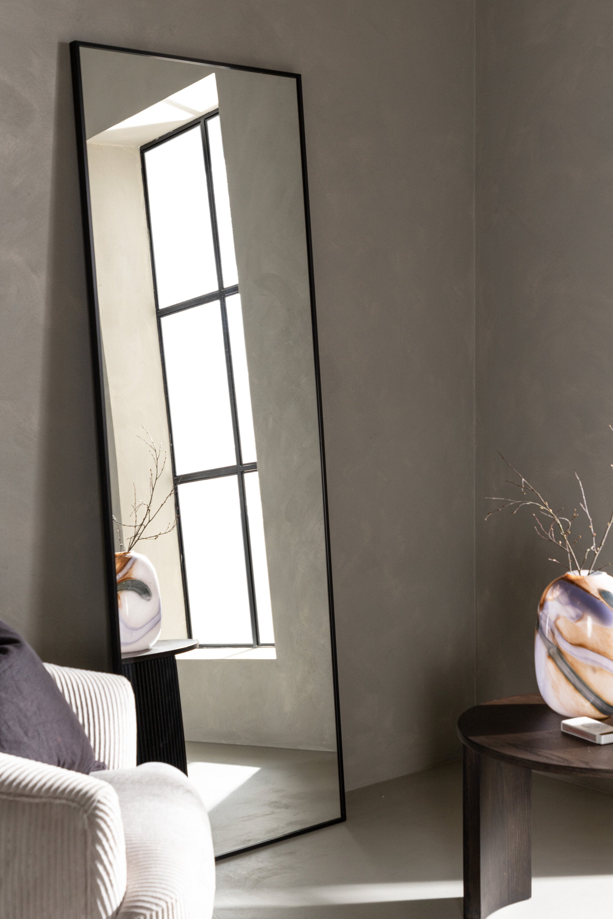 Dalton Spiegel in Schwarz präsentiert im Onlineshop von KAQTU Design AG. Spiegel ist von Venture Home