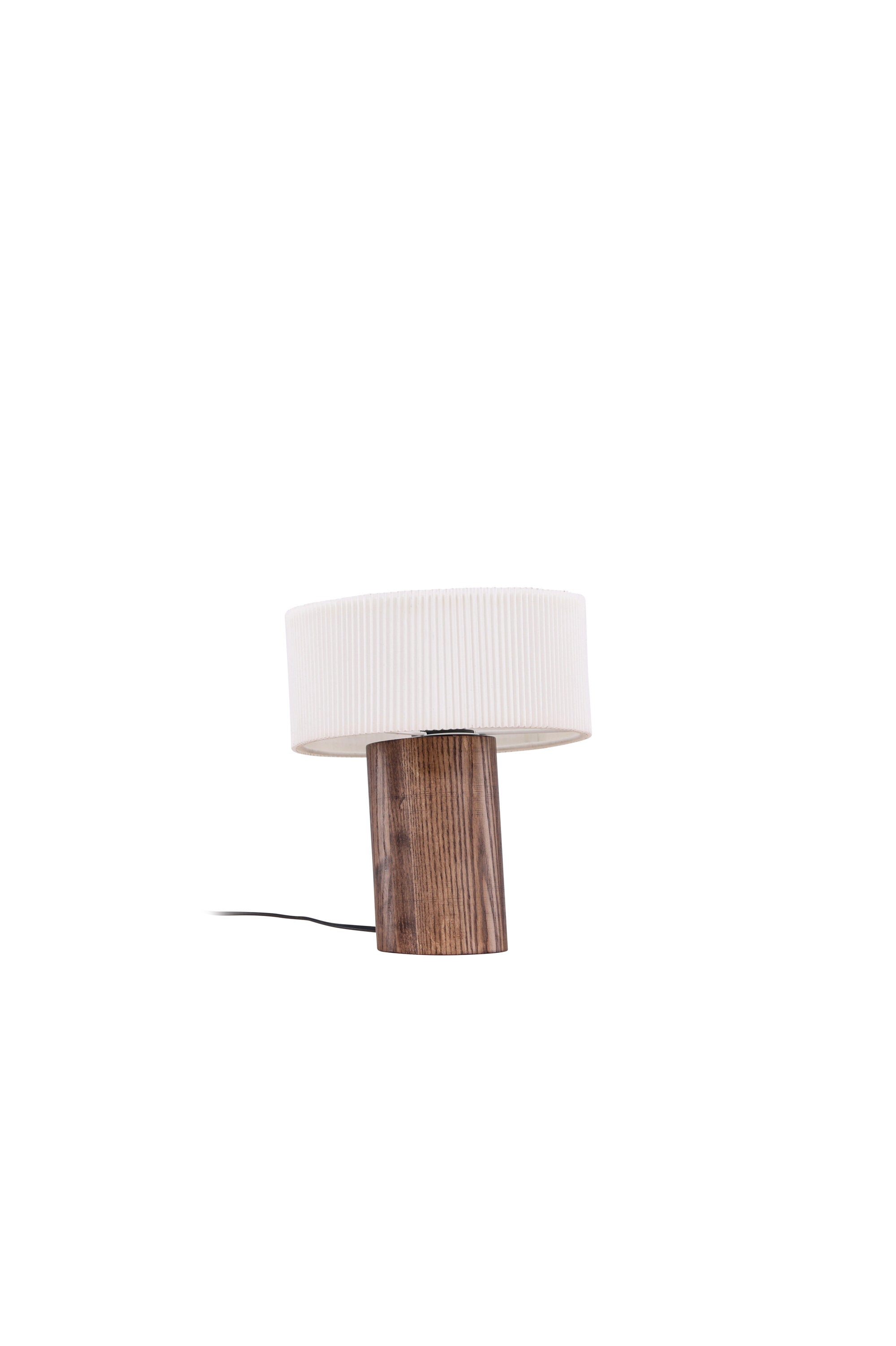 Branäs Tischlampe in Nussbaum präsentiert im Onlineshop von KAQTU Design AG. Tischleuchte ist von Venture Home