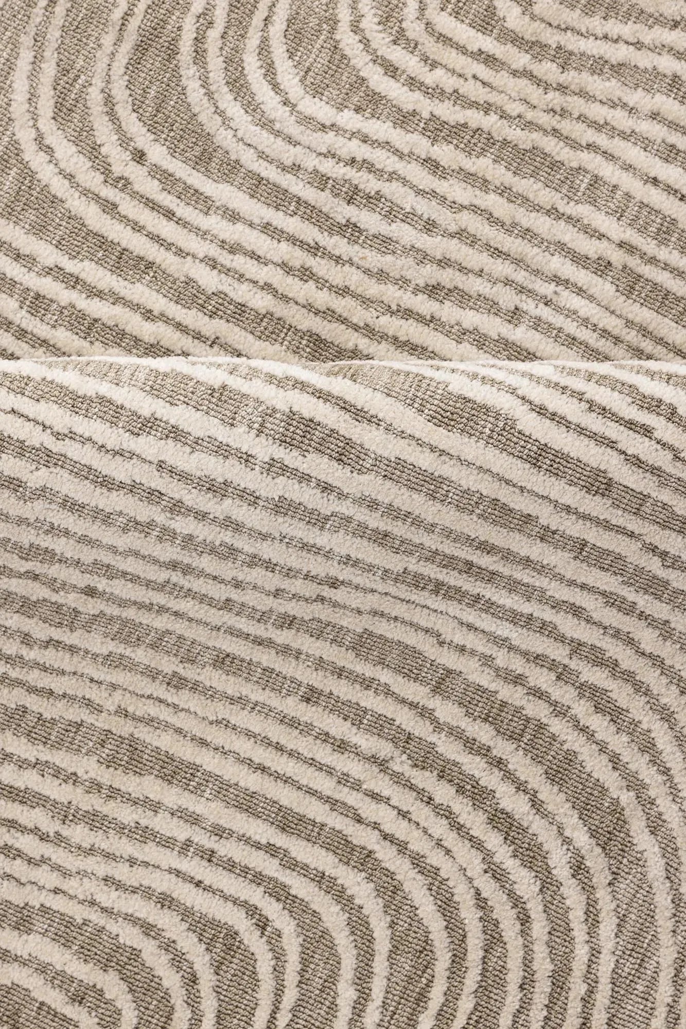 Der Melle Teppich von Venture Home besticht durch modernes Design und hochwertige Materialien für stilvolle Räume.
