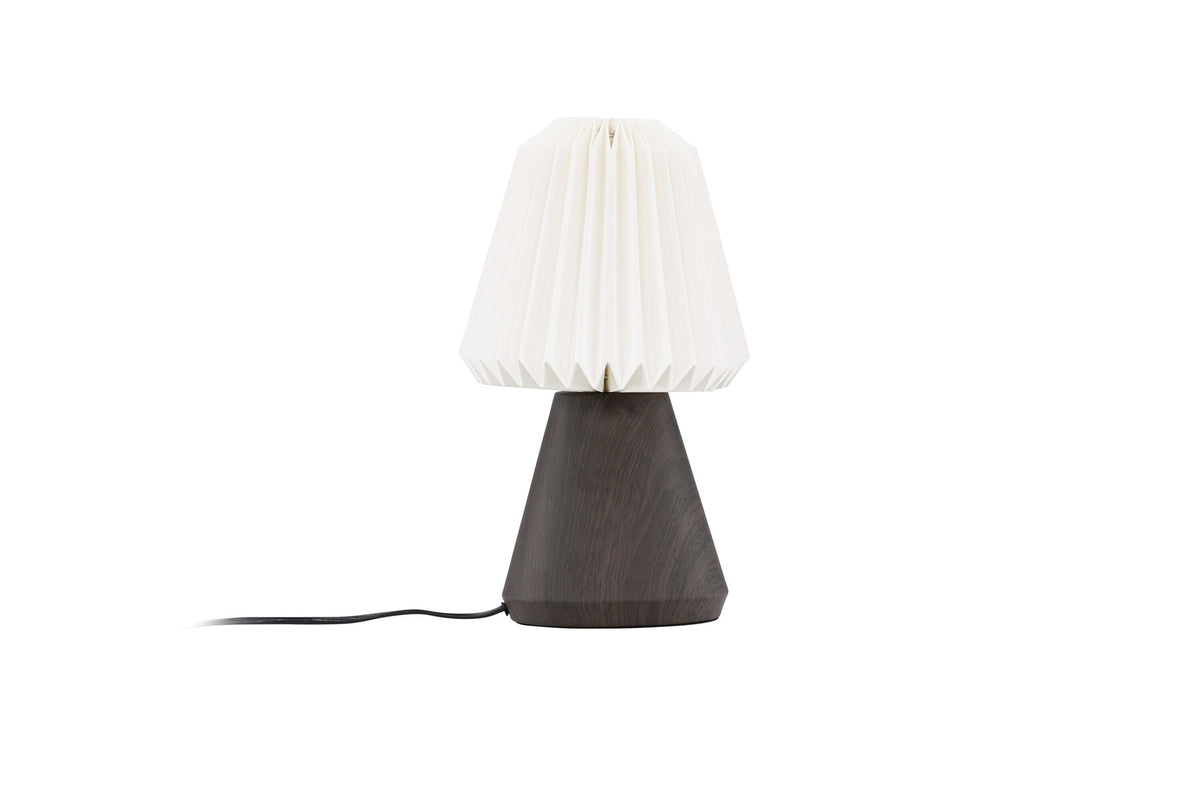 Fjällen Tischleuchte in Walnuss/ Weiss präsentiert im Onlineshop von KAQTU Design AG. Tischleuchte ist von Venture Home