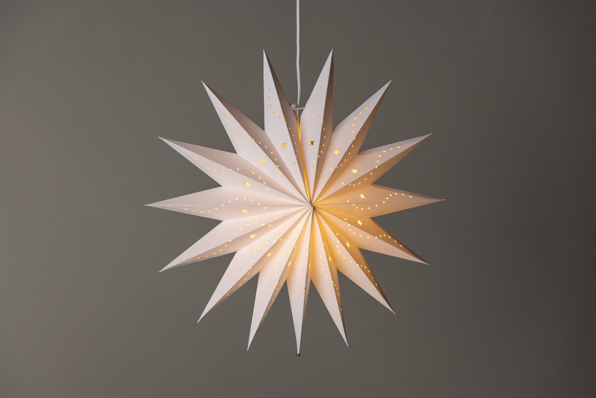 Lindvallen Pendelleuchte in Weiss präsentiert im Onlineshop von KAQTU Design AG. Pendelleuchte ist von Venture Home