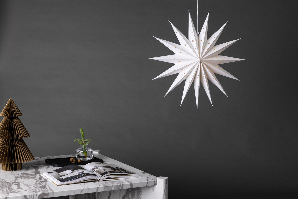 Lindvallen Pendelleuchte in Weiss präsentiert im Onlineshop von KAQTU Design AG. Pendelleuchte ist von Venture Home