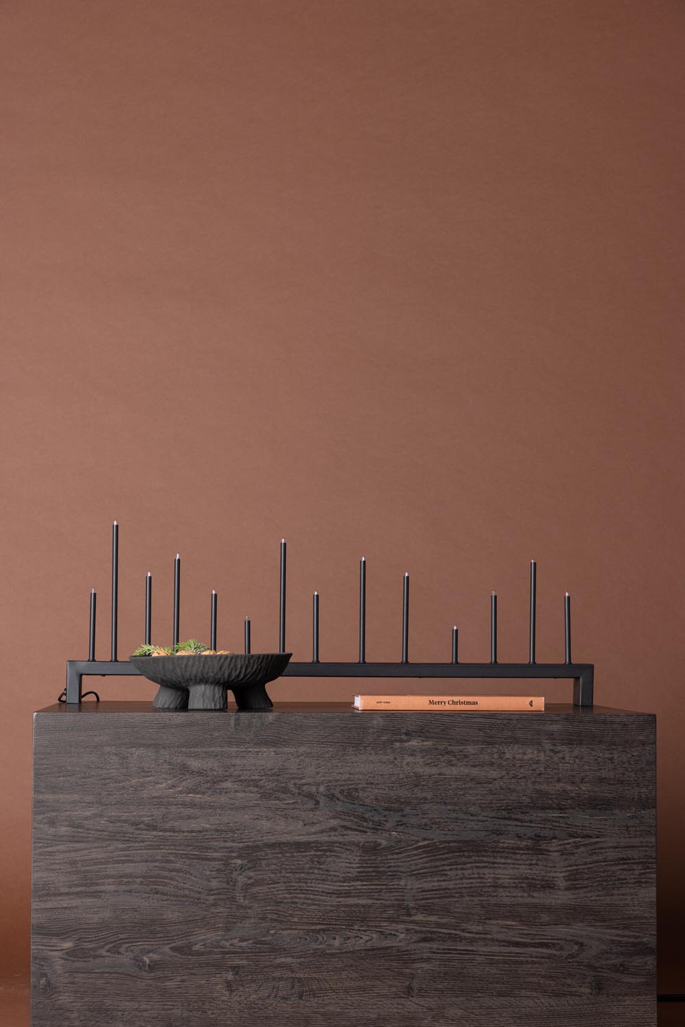 Hoforsbacken Tischlampe in Schwarz präsentiert im Onlineshop von KAQTU Design AG. Weihnachtszubehör ist von Venture Home