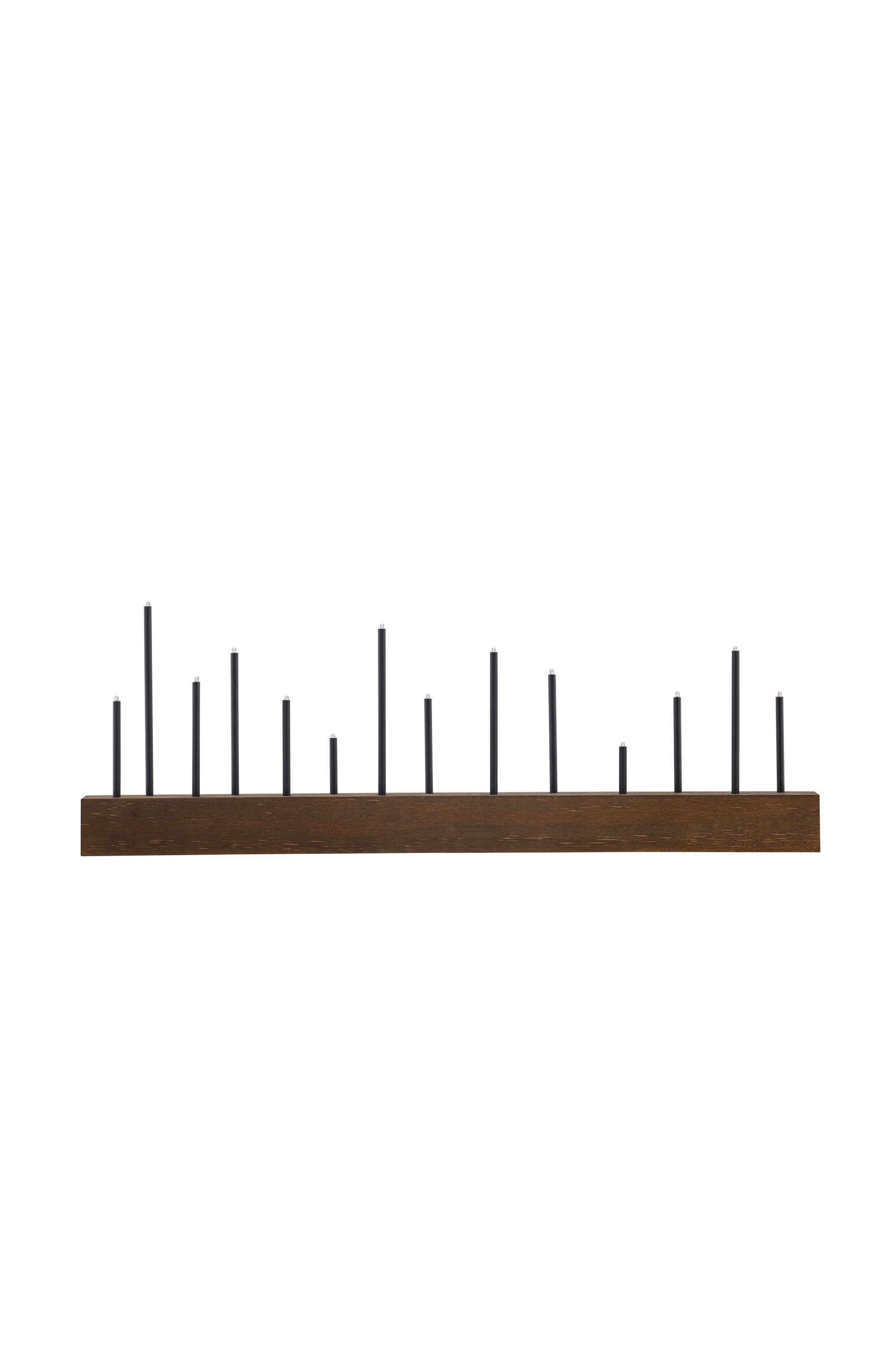 Kungsberget Tischlampe in Nussbaum präsentiert im Onlineshop von KAQTU Design AG. Weihnachtszubehör ist von Venture Home