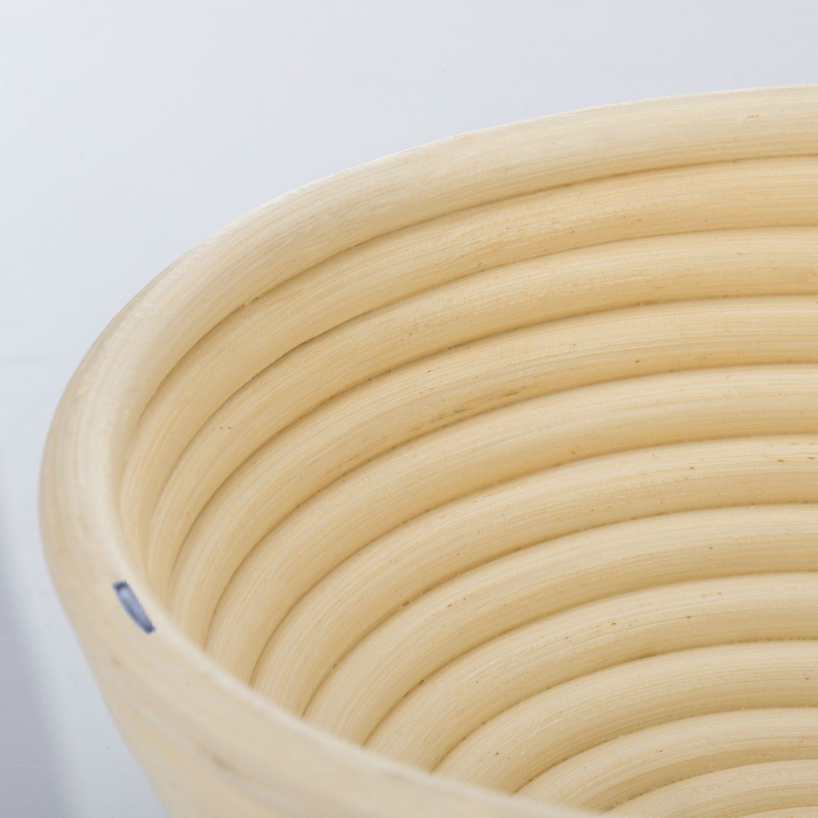 Rundes Gärkörbchen-Set mit Stoffbezug, ideal für Brotbacken. Maße: 20,5 x 8,1 cm. Perfekt für gleichmäßiges Gären.
