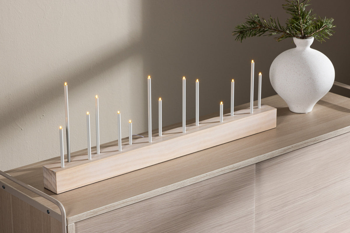 Kungsberget Tischleuchte in Tünchen präsentiert im Onlineshop von KAQTU Design AG. Tischleuchte ist von Venture Home