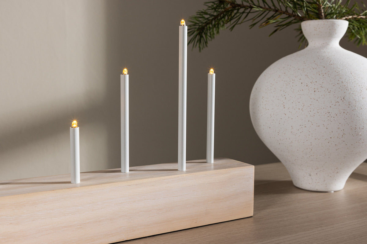 Kungsberget Tischleuchte in Tünchen präsentiert im Onlineshop von KAQTU Design AG. Tischleuchte ist von Venture Home