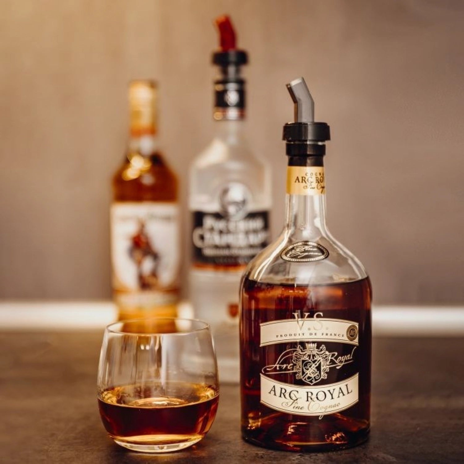 2 verseurs avec fonction tamis, 8 cm