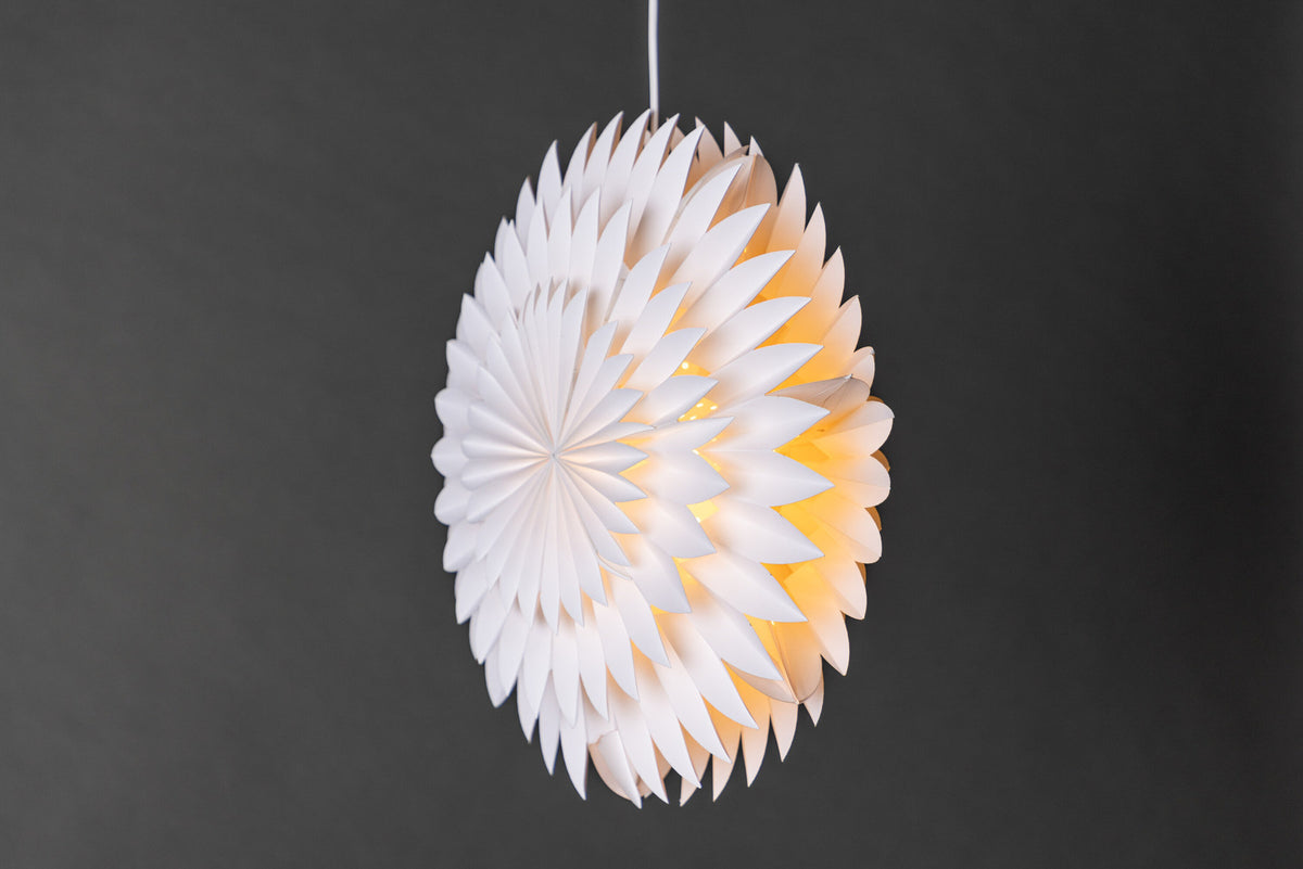 Storlien Pendelleuchte in Weiss präsentiert im Onlineshop von KAQTU Design AG. Pendelleuchte ist von Venture Home