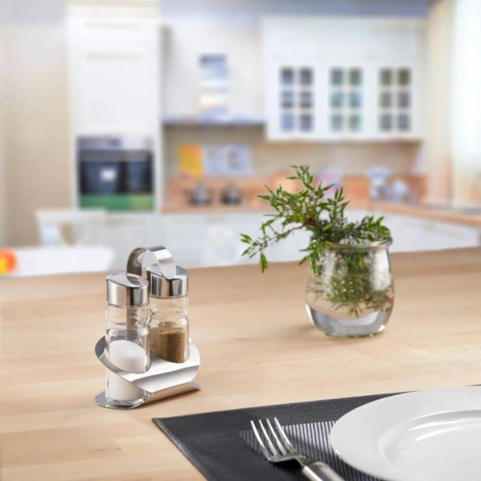Stilvolles 2-teiliges Salz- und Pfeffer-Set von Westmark, perfekt für den Esstisch, mit zeitgemäßem Design und erstklassiger Qualität.