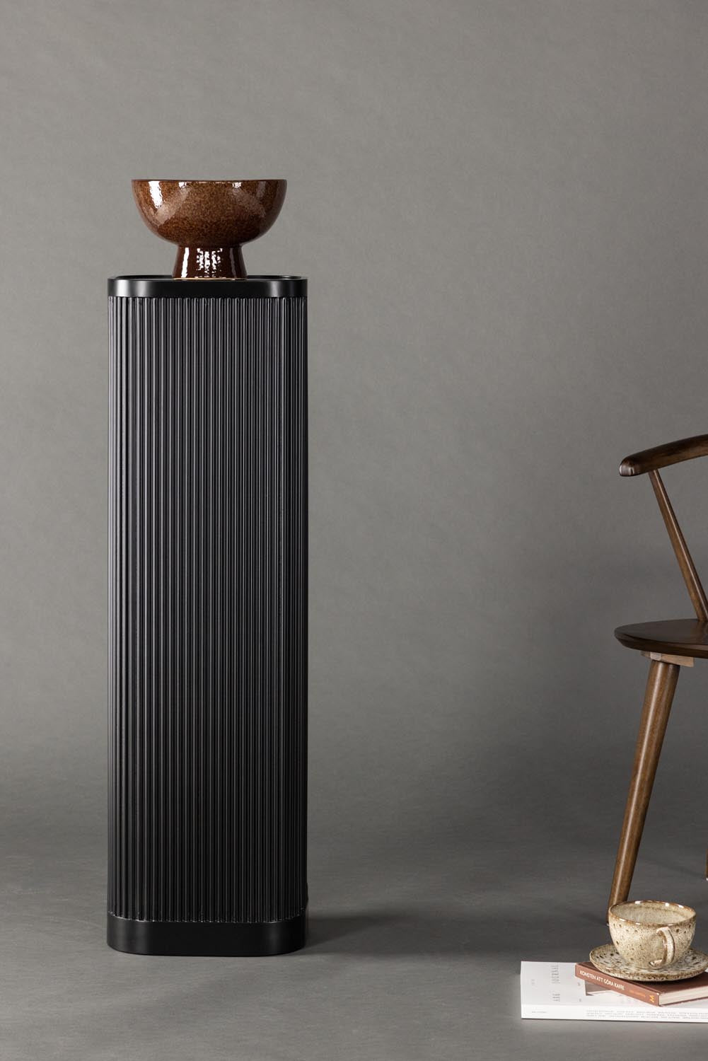 Lenox Beistelltisch in Schwarz präsentiert im Onlineshop von KAQTU Design AG. Beistelltisch ist von Venture Home