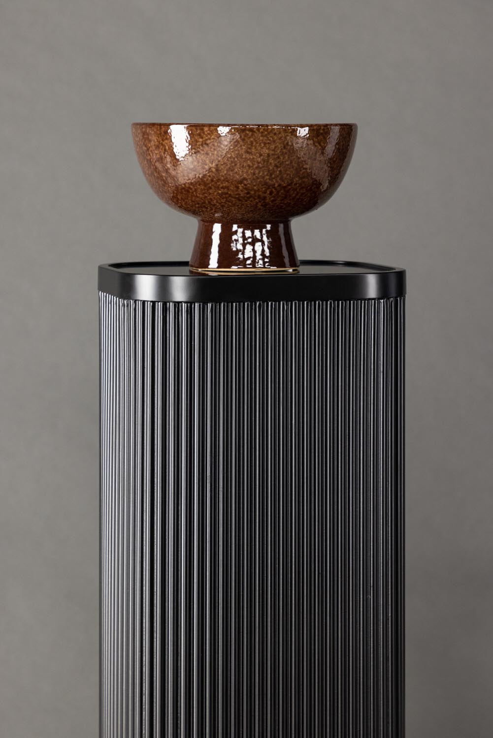 Lenox Beistelltisch in Schwarz präsentiert im Onlineshop von KAQTU Design AG. Beistelltisch ist von Venture Home