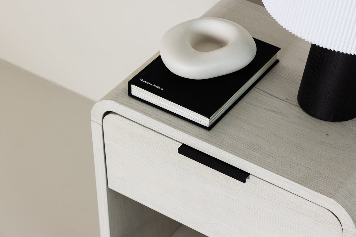 Lyngdal Beistelltisch in Tünchen präsentiert im Onlineshop von KAQTU Design AG. Beistelltisch ist von Venture Home