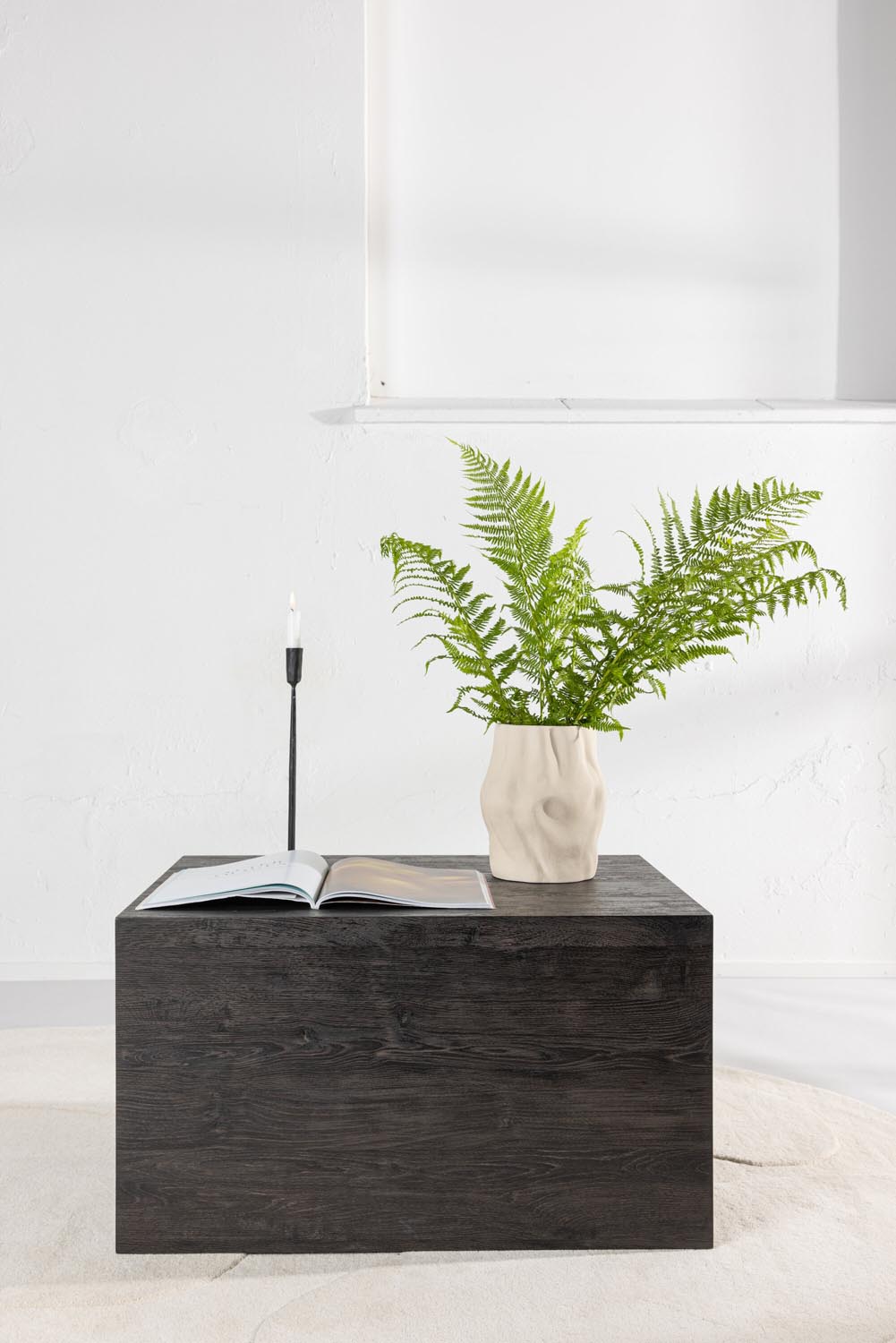 York Coffee Tisch Low in Mokka präsentiert im Onlineshop von KAQTU Design AG. Beistelltisch ist von Venture Home