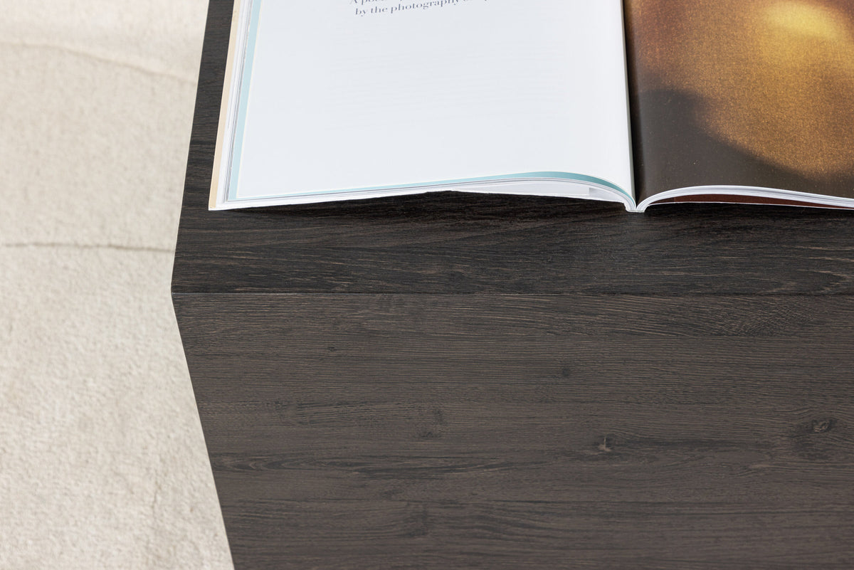 York Coffee Tisch Low in Mokka präsentiert im Onlineshop von KAQTU Design AG. Beistelltisch ist von Venture Home