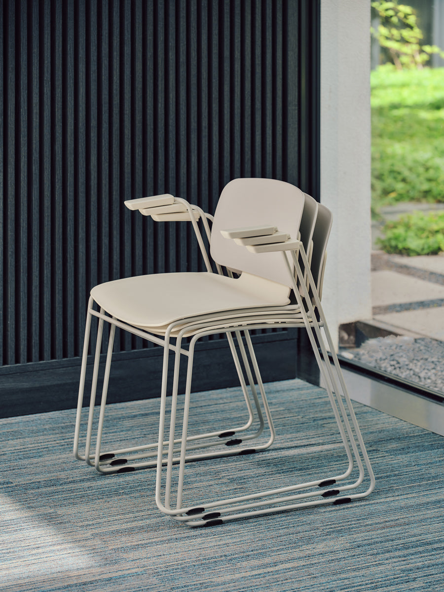 Lena LEK02P - Stuhl in Blau präsentiert im Onlineshop von KAQTU Design AG. Stuhl ist von Mdd