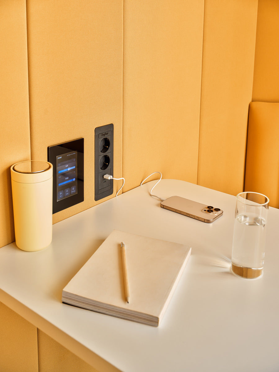 Coda CD02 - 4-Personen Akustikkabine in  präsentiert im Onlineshop von KAQTU Design AG. Telefonkabine ist von Mdd