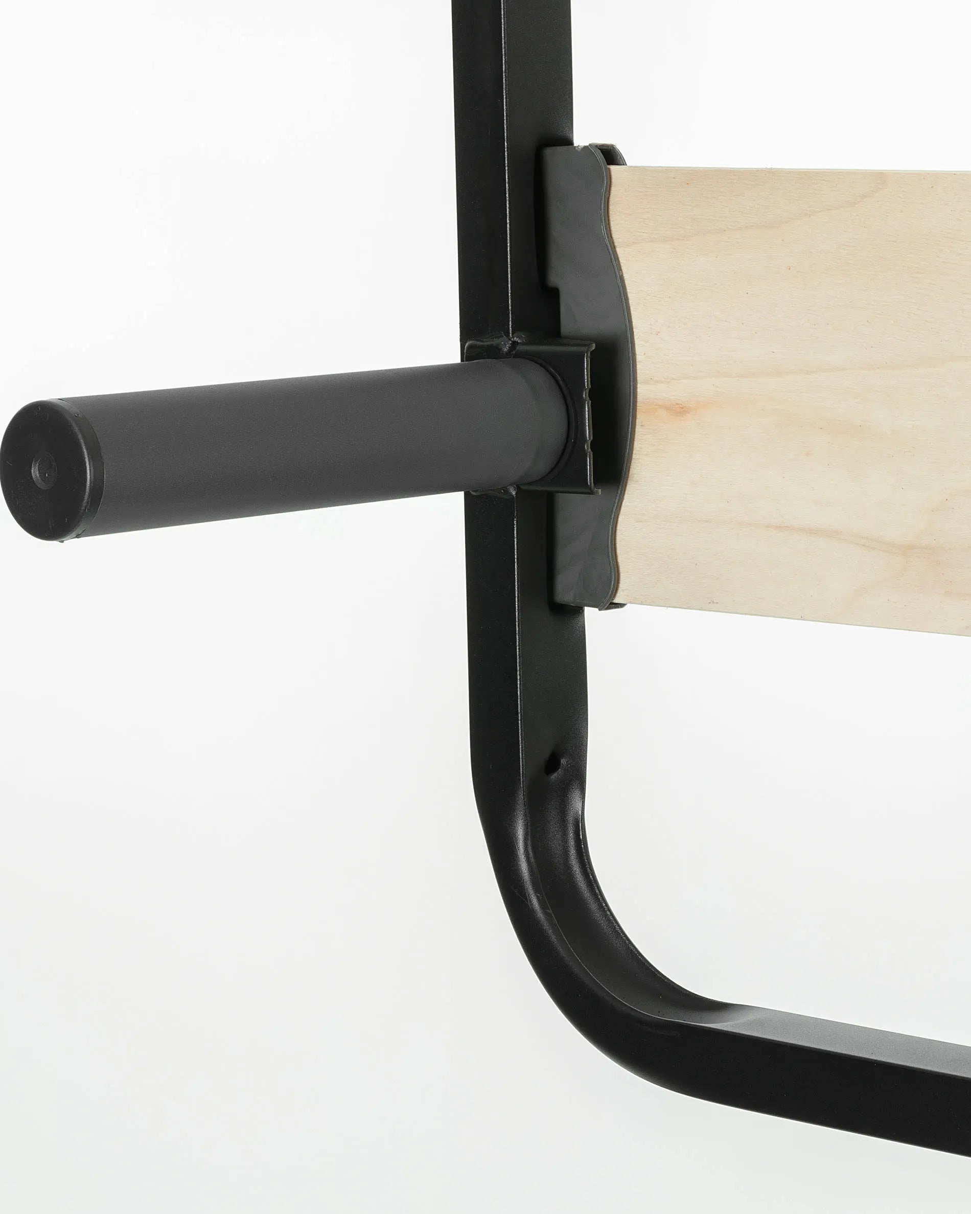 Elegantes Talo Bettgestell: Graphit-Metall, Kohlefaser-Holz, geräuscharm, anpassbar, robust. Perfekt für stilvolle Schlafzimmer.