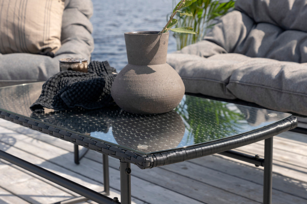 Tina Outdoor Sofa-Set in Schwarz präsentiert im Onlineshop von KAQTU Design AG. Loungeset ist von Venture Home