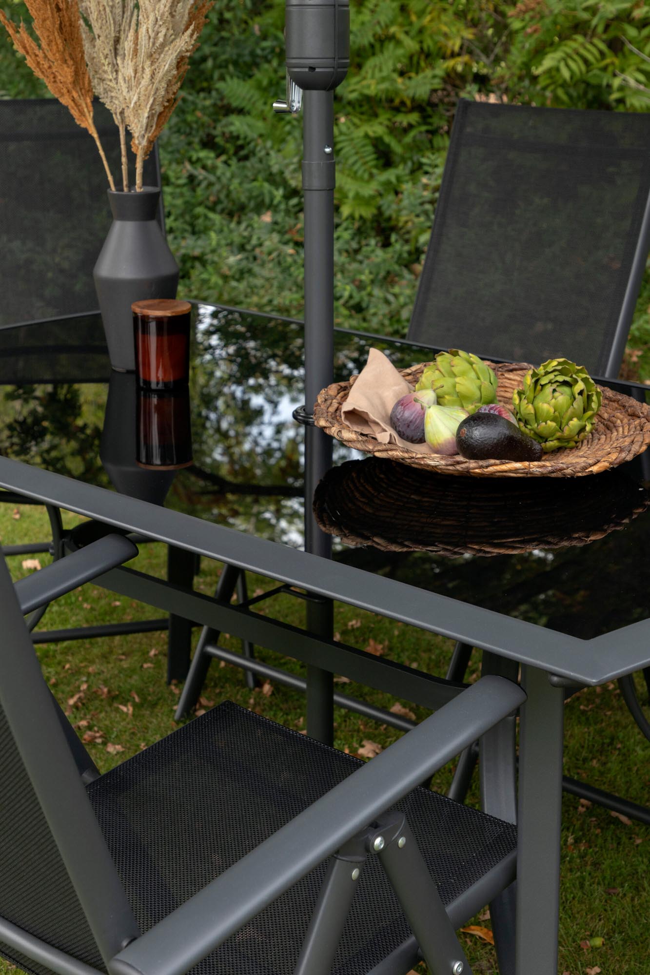 Brecky Outdoor-Tischset 150cm/6St. in Schwarz präsentiert im Onlineshop von KAQTU Design AG. Gartentischset ist von Venture Home