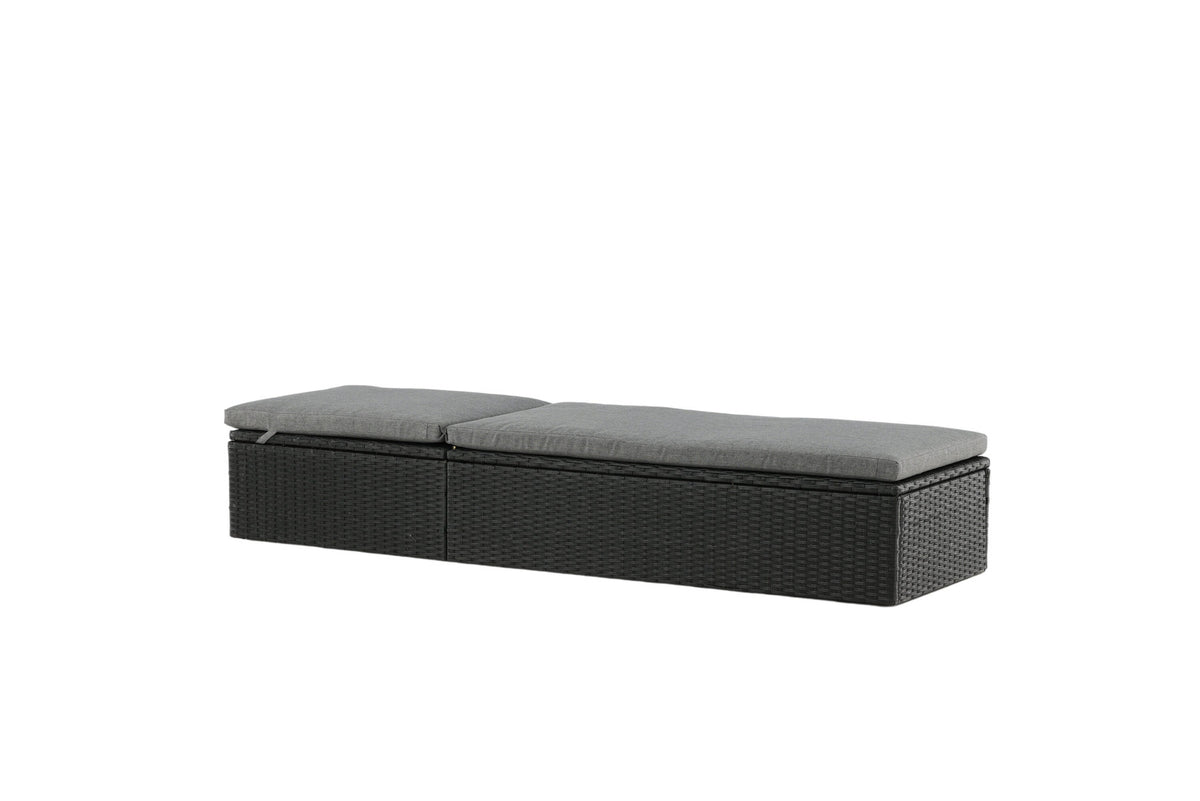 Quad Sonnenlounge in Schwarz präsentiert im Onlineshop von KAQTU Design AG. Liegestuhl ist von Venture Home