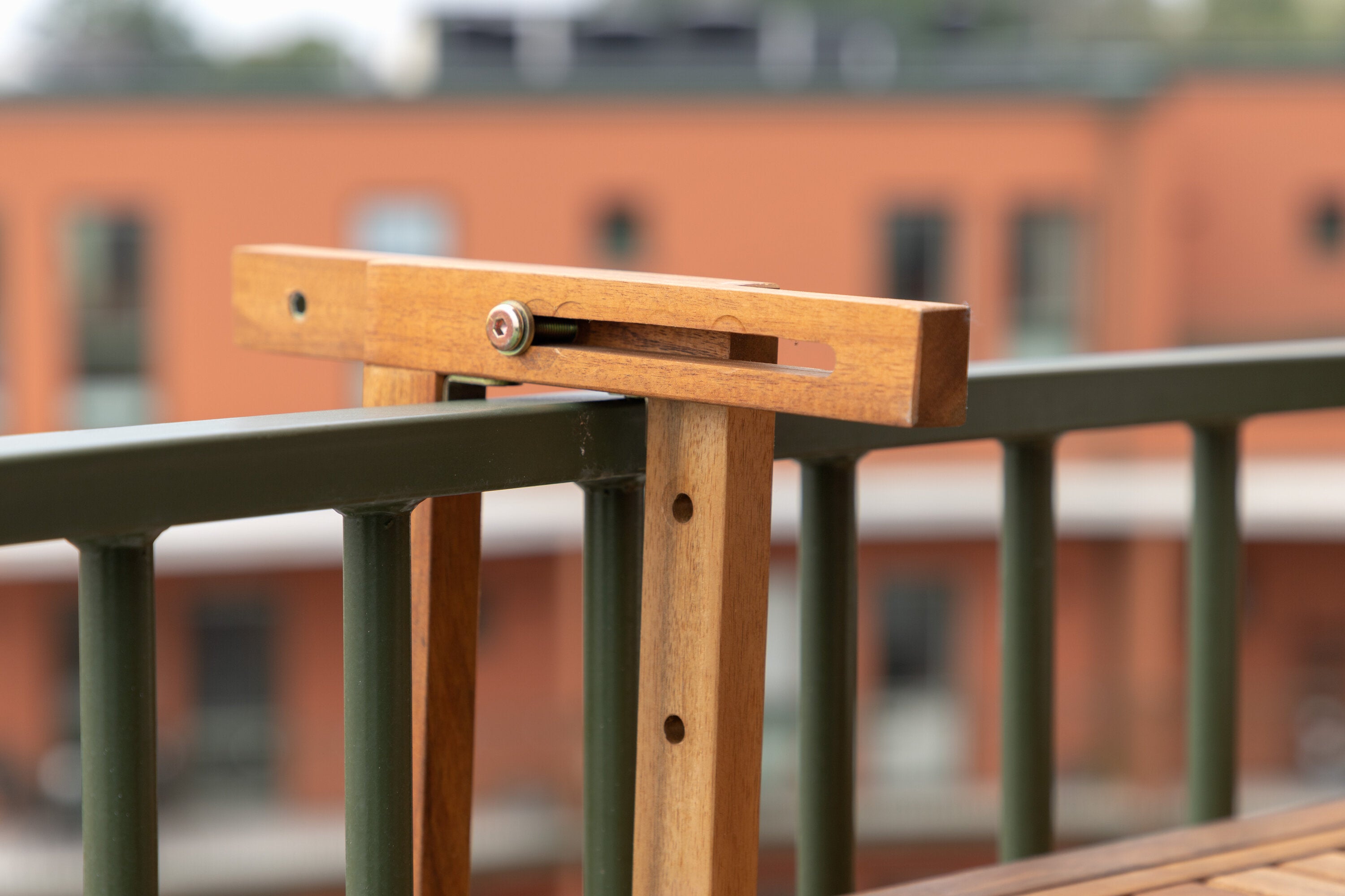 Marion Balkon Tisch Outdoor in Natur präsentiert im Onlineshop von KAQTU Design AG. Beistelltisch Outdoor ist von Venture Home