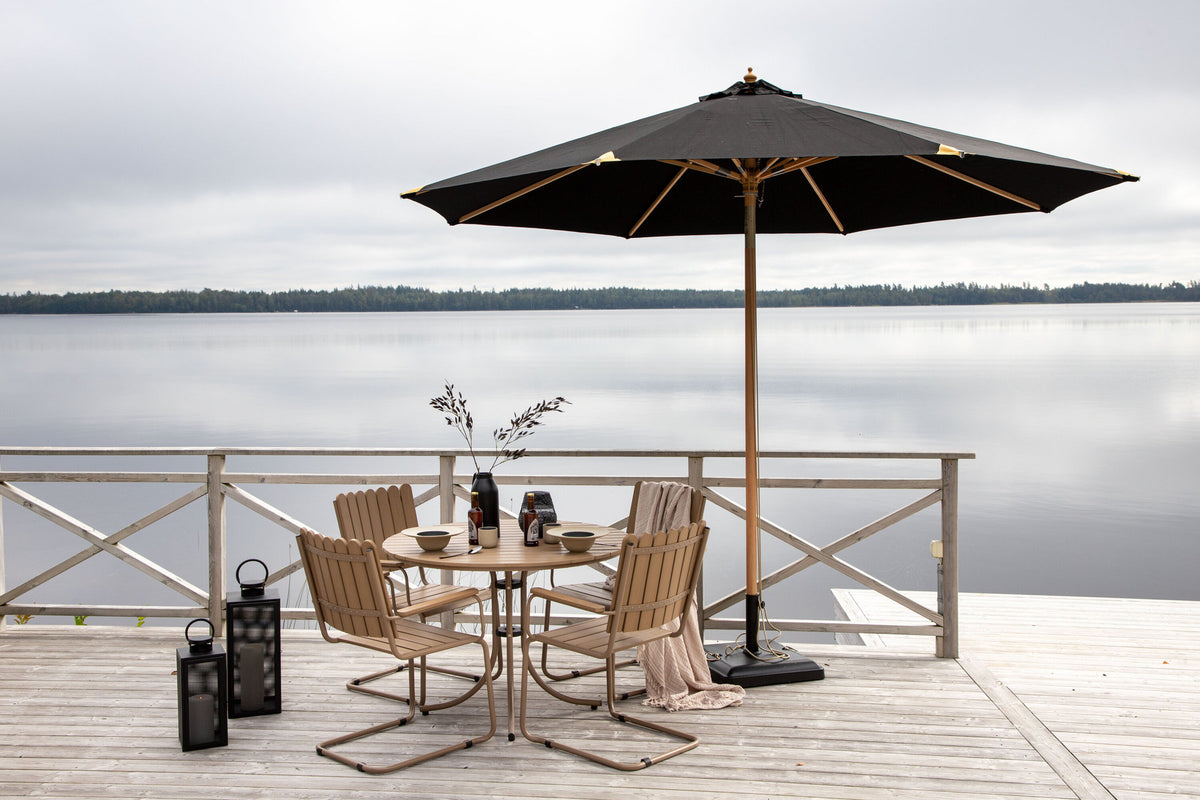 Nypo Sonnenschirm in Schwarz präsentiert im Onlineshop von KAQTU Design AG. Sonnenschirm ist von Venture Home