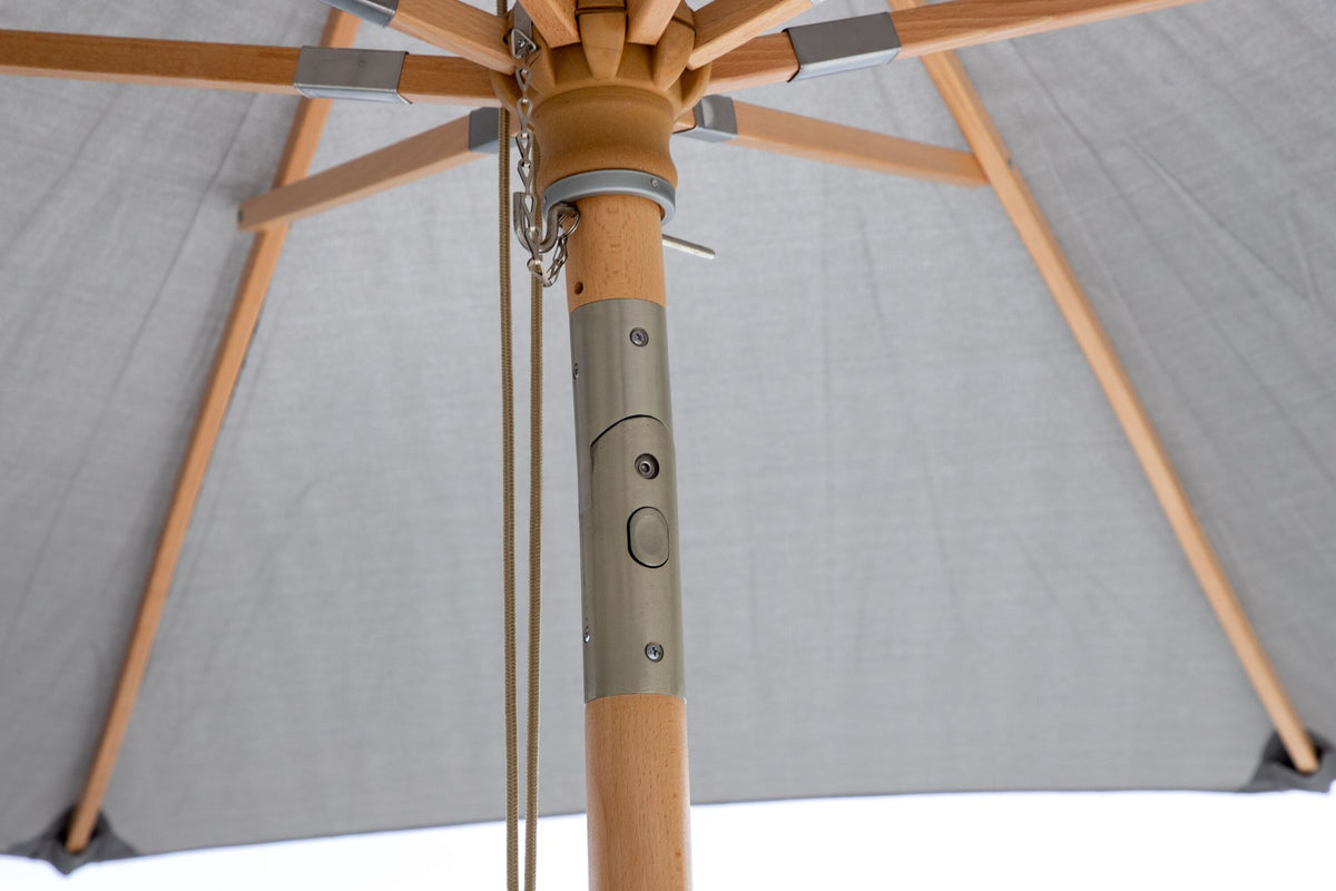 Nypo Sonnenschirm in Grau präsentiert im Onlineshop von KAQTU Design AG. Sonnenschirm ist von Venture Home