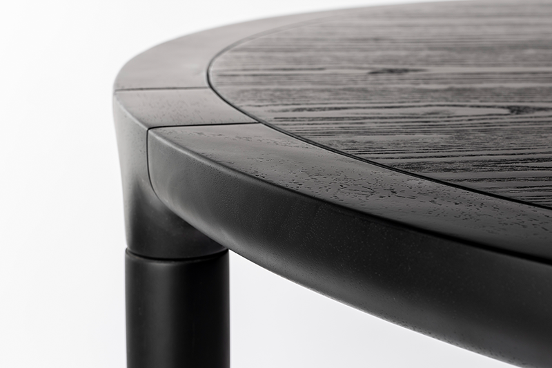 Tisch Storm in Schwarz präsentiert im Onlineshop von KAQTU Design AG. Esstisch ist von Zuiver