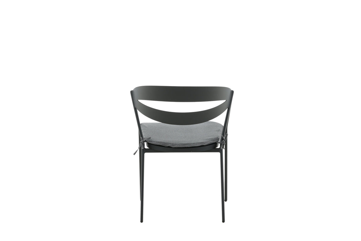 Slit Stuhl in Schwarz präsentiert im Onlineshop von KAQTU Design AG. Gartenstuhl mit Armlehnen ist von Venture Home