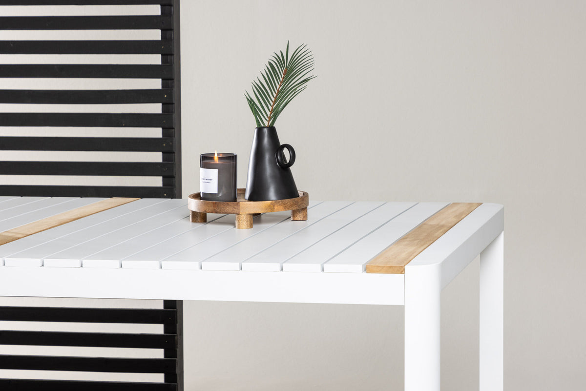 Togo Gartentisch in Weiss präsentiert im Onlineshop von KAQTU Design AG. Gartentisch ist von Venture Home