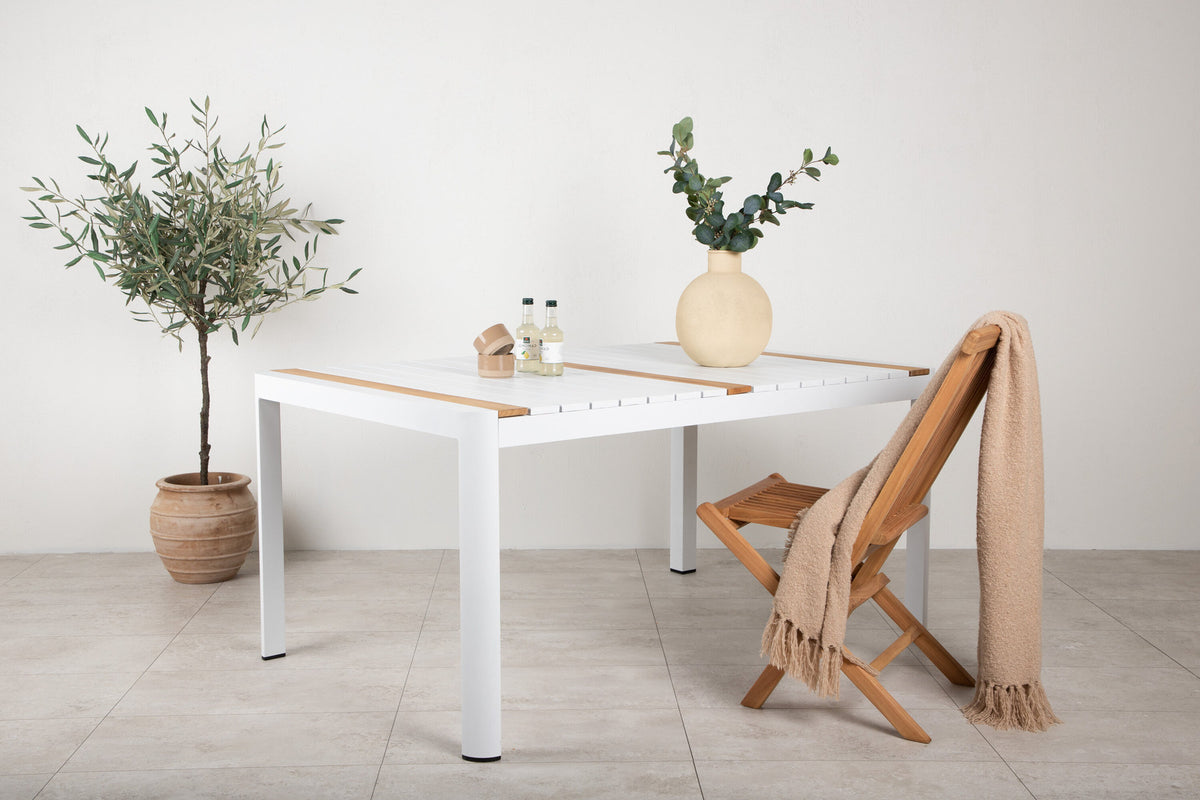 Togo Gartentisch in Weiss präsentiert im Onlineshop von KAQTU Design AG. Gartentisch ist von Venture Home