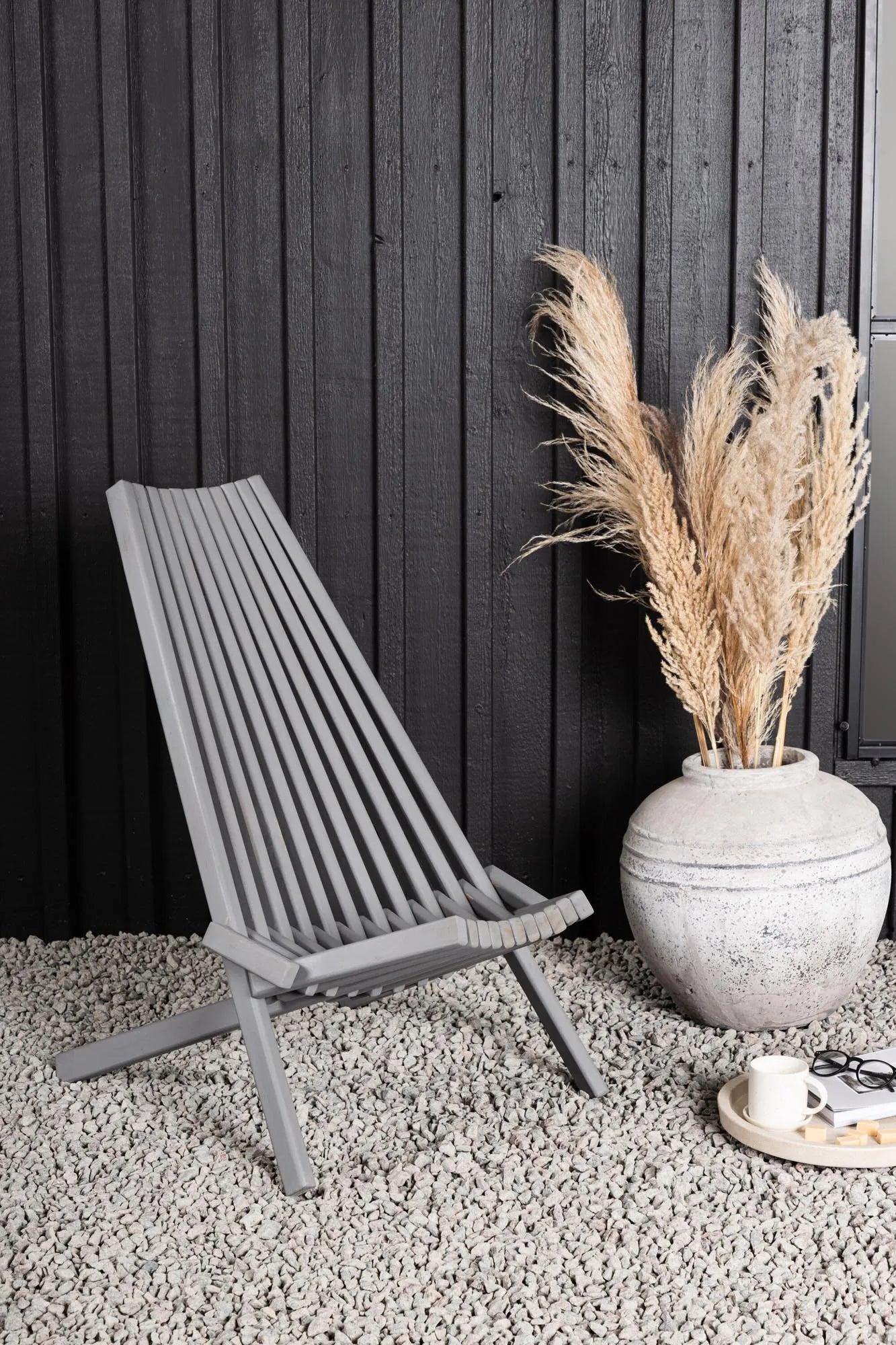 Venture Home Lounge Stuhl: Modernes Design für drinnen & draußen.