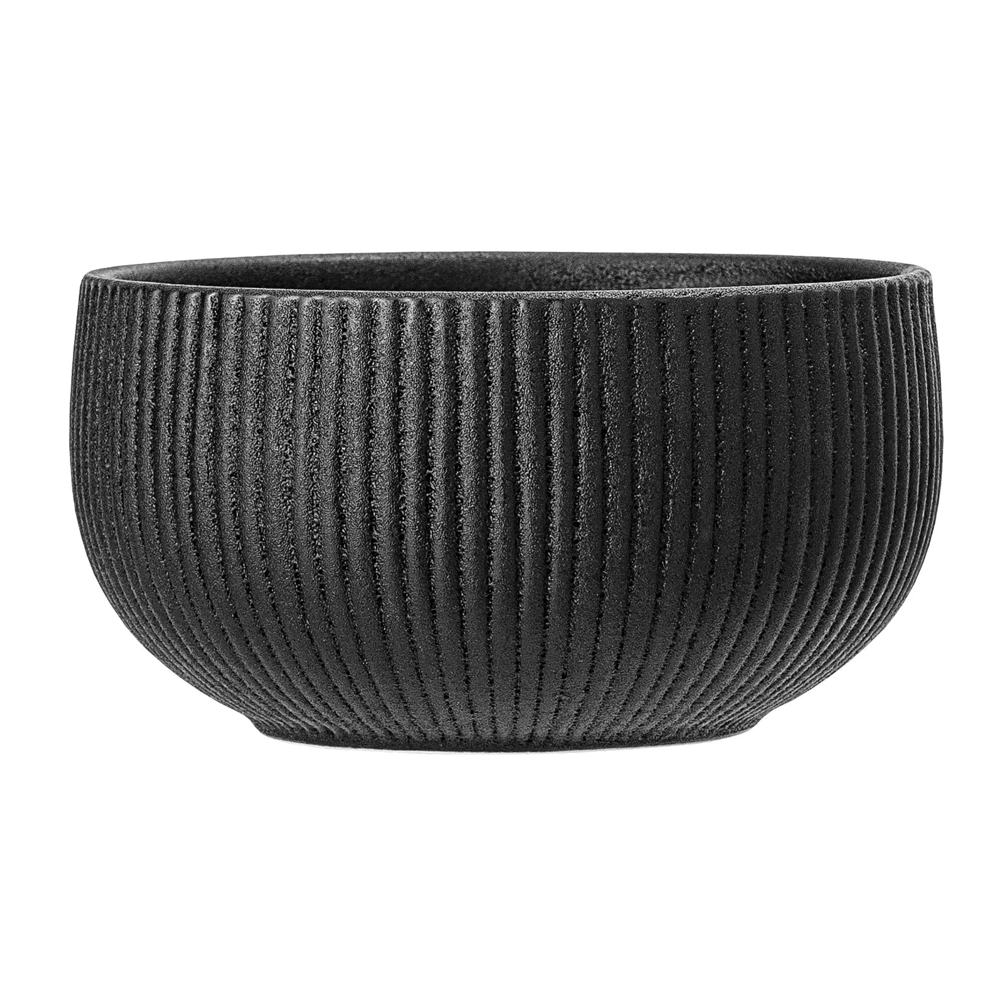 Neri Schale, Schwarz, Steingut in Black präsentiert im Onlineshop von KAQTU Design AG. Schale ist von Bloomingville