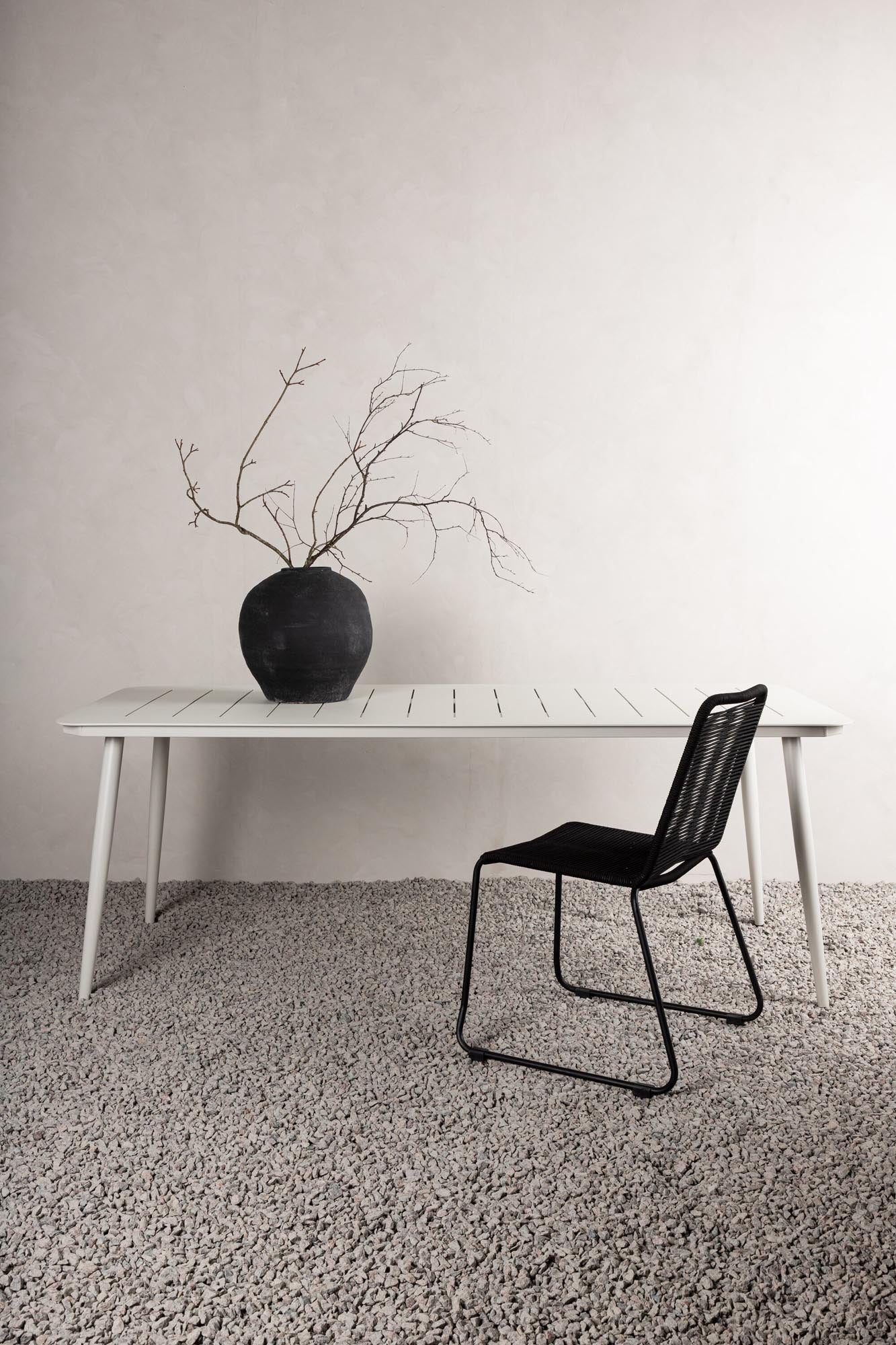 Gartentisch Lina: Stilvoller, robuster Aluminiumtisch in Beige, 200x90 cm, ideal für gesellige Outdoor-Momente.
